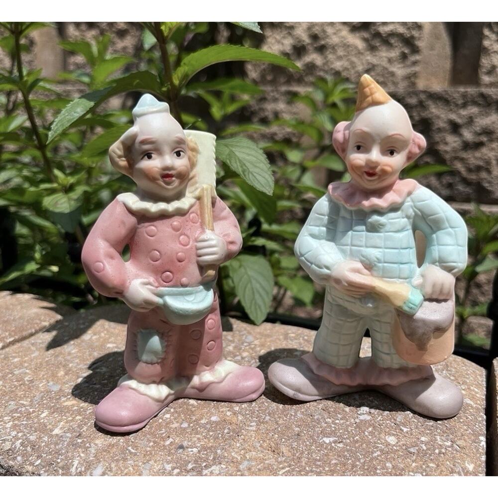 Vintage Bisque Porcelain Clowns Figurines Lot of‎ 2 Clown Painter Woodsman 4.5"